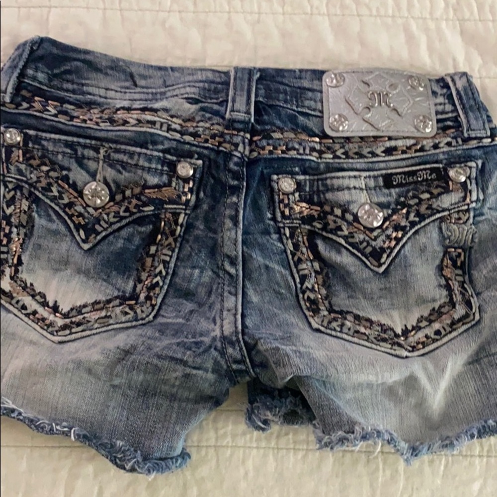 Shorts - Picture 2 of 2